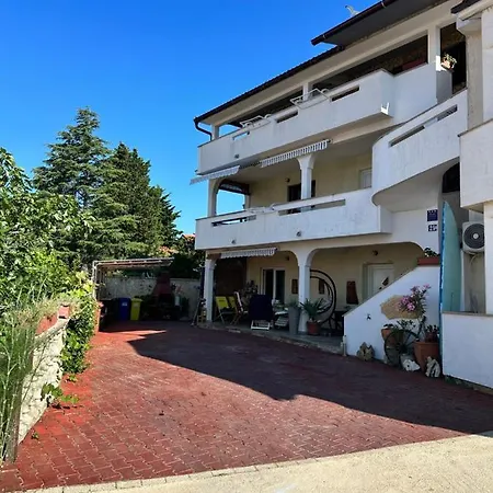 Apartment Mazi *
