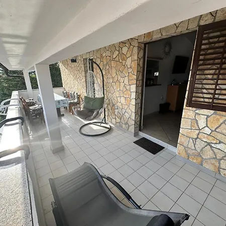 Mazi Apartment