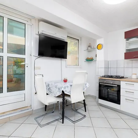 Apartment Mazi Krk Town