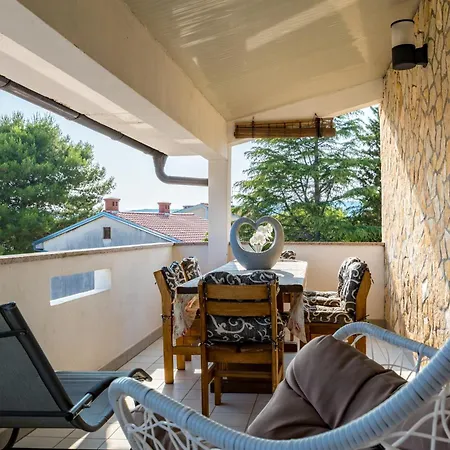 Apartment Mazi *