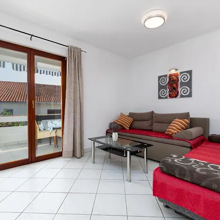 Mazi Apartment *