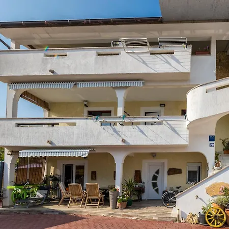 Appartement Mazi